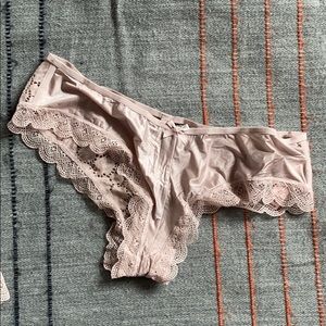 Light pink NWT Victoria’s Secret panty very sexy